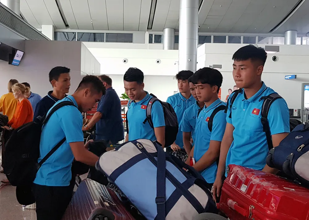 U23 Việt Nam đã có mặt tại Thái Lan, chính thức bước vào chiến dịch VCK U23 châu Á 2020 - Ảnh 3. U23 Việt Nam đã có mặt tại Thái Lan, chính thức bước vào chiến dịch VCK U23 châu Á 2020 - Ảnh 3.