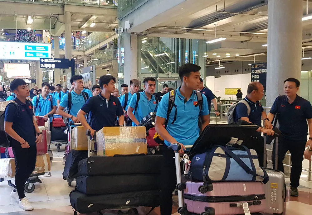 U23 Việt Nam đã có mặt tại Thái Lan, chính thức bước vào chiến dịch VCK U23 châu Á 2020 - Ảnh 1. U23 Việt Nam đã có mặt tại Thái Lan, chính thức bước vào chiến dịch VCK U23 châu Á 2020 - Ảnh 1.