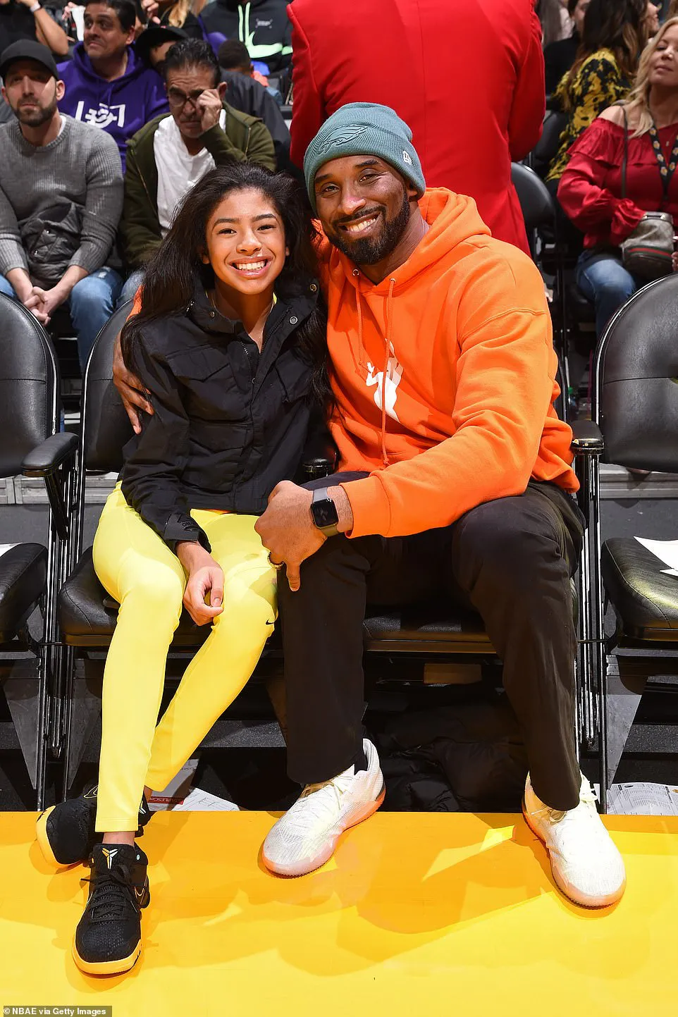 Huyền thoại bóng rổ Kobe Bryant thiệt mạng vì tai nạn máy bay trực thăng - Ảnh 1. Huyền thoại bóng rổ Kobe Bryant thiệt mạng vì tai nạn máy bay trực thăng - Ảnh 1.