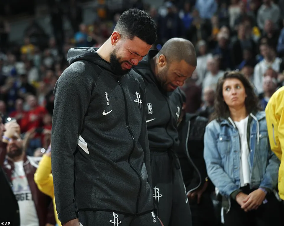 Huyền thoại bóng rổ Kobe Bryant thiệt mạng vì tai nạn máy bay trực thăng - Ảnh 6. Huyền thoại bóng rổ Kobe Bryant thiệt mạng vì tai nạn máy bay trực thăng - Ảnh 6.