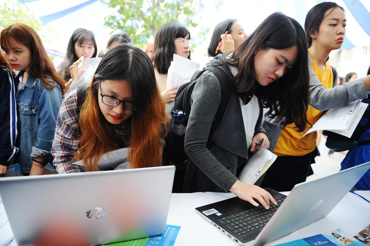 Sôi nổi và ý nghĩa Ngày hội việc làm – ULIS Job Fair 2020 - Ảnh 7.