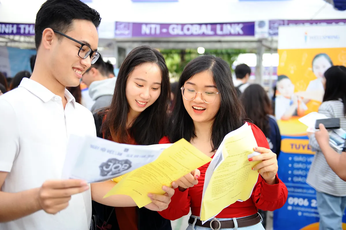 Sôi nổi và ý nghĩa Ngày hội việc làm – ULIS Job Fair 2020 - Ảnh 9.