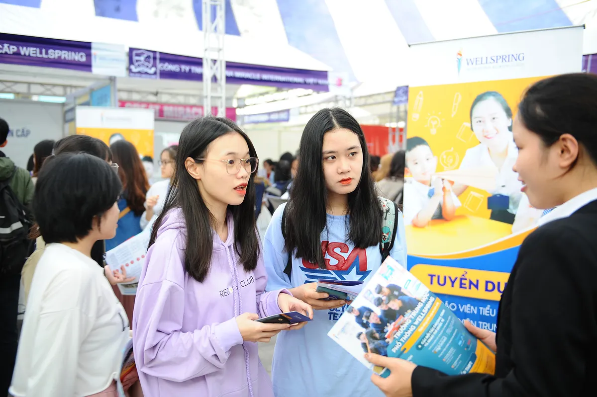 Sôi nổi và ý nghĩa Ngày hội việc làm – ULIS Job Fair 2020 - Ảnh 5.