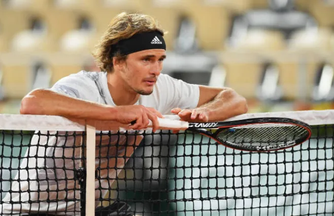 Zverev vượt qua vòng 2 Pháp mở rộng sau 5 set căng thẳng - Ảnh 2. Zverev vượt qua vòng 2 Pháp mở rộng sau 5 set căng thẳng - Ảnh 2.