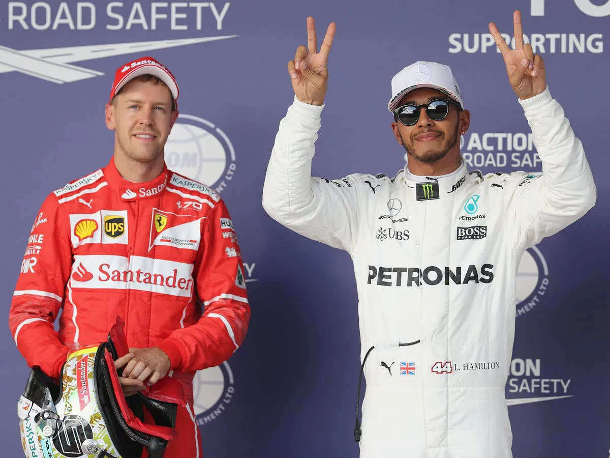 Sebastian Vettel đánh giá cao Michael Schumacher hơn Lewis Hamilton - Ảnh 1. Sebastian Vettel đánh giá cao Michael Schumacher hơn Lewis Hamilton - Ảnh 1.