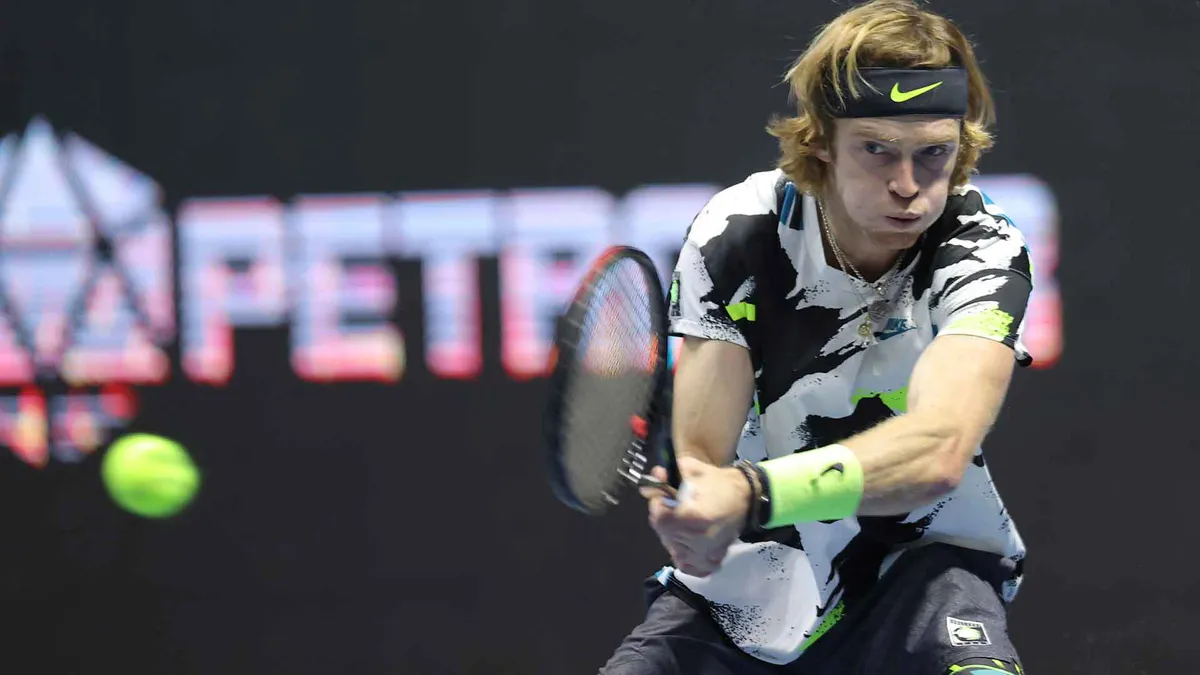 Loại Wawrinka, Shapovalov vào bán kết St Petersburg mở rộng - Ảnh 2. Loại Wawrinka, Shapovalov vào bán kết St Petersburg mở rộng - Ảnh 2.