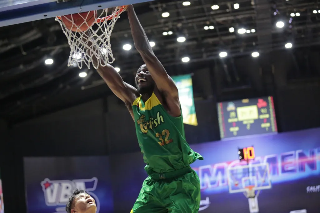 VBA 2020 - game 4: Chiến thắng cho Danang Dragons nhờ sự trở lại của các cầu thủ chất lượng - Ảnh 3. VBA 2020 - game 4: Chiến thắng cho Danang Dragons nhờ sự trở lại của các cầu thủ chất lượng - Ảnh 3.
