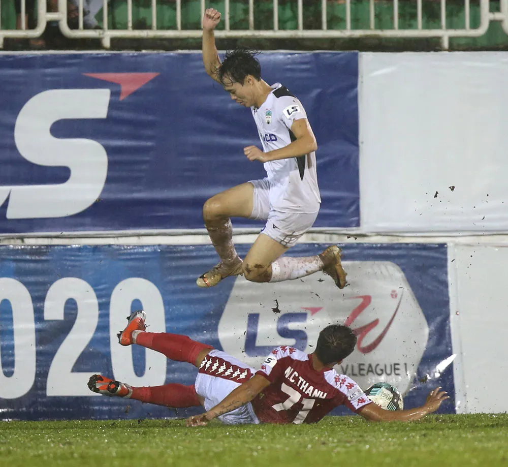 Vòng 13 LS V.League 1-2020: Hoàn tất một nửa chặng đường! - Ảnh 1. Vòng 13 LS V.League 1-2020: Hoàn tất một nửa chặng đường! - Ảnh 1.