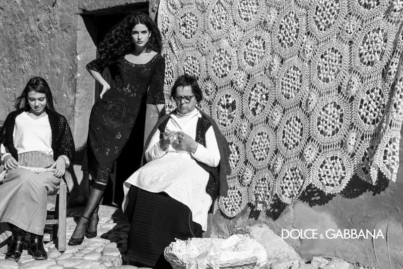 Dolce & Gabbana Thu đ&ocirc;ng 2020 t&ocirc;n vinh t&iacute;nh truyền thống - Ảnh 2.