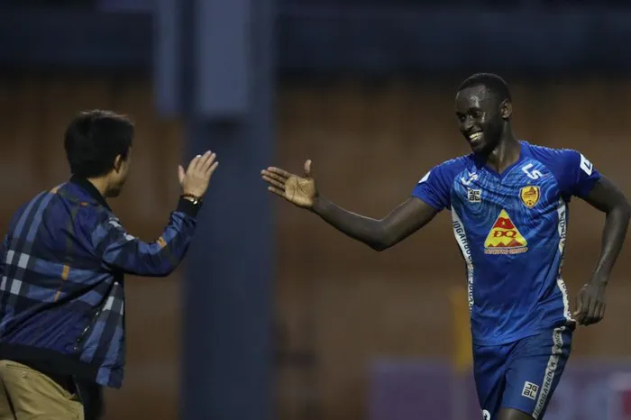 DNH Nam Định thiệt quân nặng nề, CLB Quảng Nam mất bộ đôi trụ cột tại vòng 4 LS V.League 1-2020 - Ảnh 2. DNH Nam Định thiệt quân nặng nề, CLB Quảng Nam mất bộ đôi trụ cột tại vòng 4 LS V.League 1-2020 - Ảnh 2.