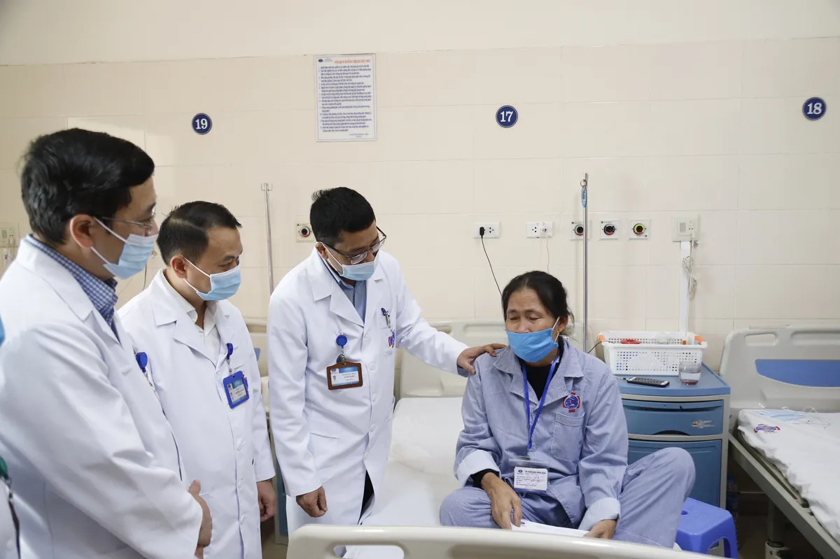 Bệnh viện K hỗ trợ hơn 100 bệnh nhân ung thư sống tại các vùng bị thiệt hại do mưa lũ - Ảnh 2. Bệnh viện K hỗ trợ hơn 100 bệnh nhân ung thư sống tại các vùng bị thiệt hại do mưa lũ - Ảnh 2.