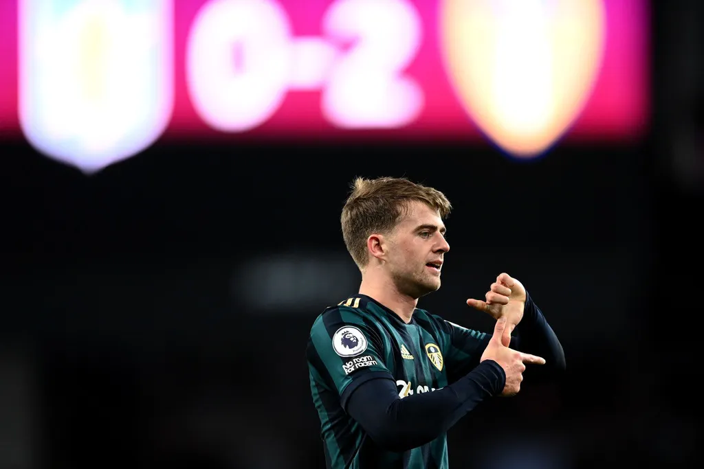 Aston Villa 0-3 Leeds Utd: Patrick Bamford lập hat-trick, Leeds đè bẹp Aston Villa - Ảnh 3. Aston Villa 0-3 Leeds Utd: Patrick Bamford lập hat-trick, Leeds đè bẹp Aston Villa - Ảnh 3.