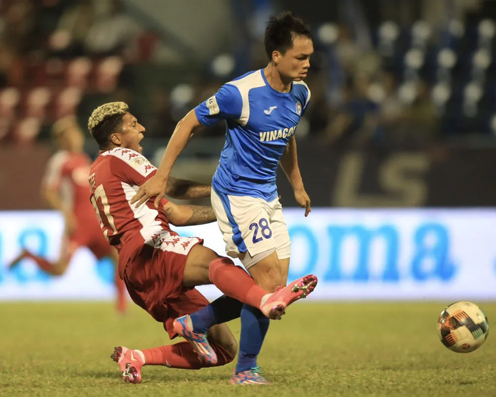 Kết quả, BXH V.League 2020 ngày 24/10: CLB Hà Nội tạm dẫn đầu, Than Quảng Ninh bay cao - Ảnh 7. Kết quả, BXH V.League 2020 ngày 24/10: CLB Hà Nội tạm dẫn đầu, Than Quảng Ninh bay cao - Ảnh 7.