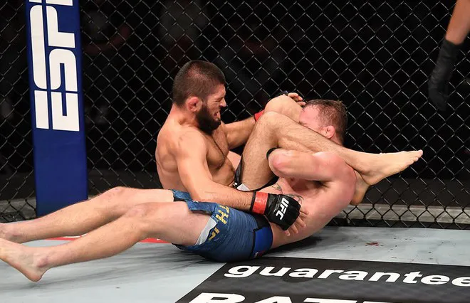 Khabib Nurmagomedov tuy&ecirc;n bố giải nghệ - Ảnh 2.