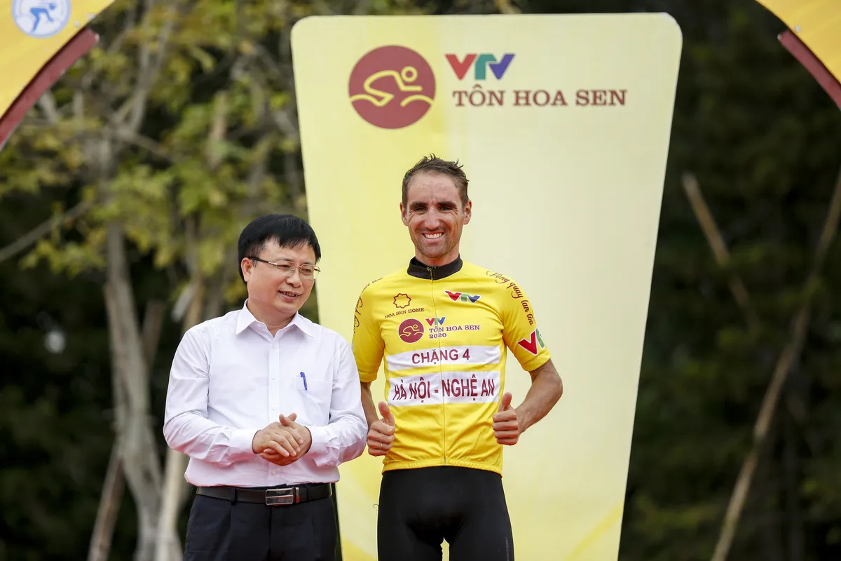 ẢNH: Những khoảnh khắc ấn tượng chặng 4 Giải xe đạp VTV Cúp Tôn Hoa Sen 2020 - Ảnh 14. ẢNH: Những khoảnh khắc ấn tượng chặng 4 Giải xe đạp VTV Cúp Tôn Hoa Sen 2020 - Ảnh 14.