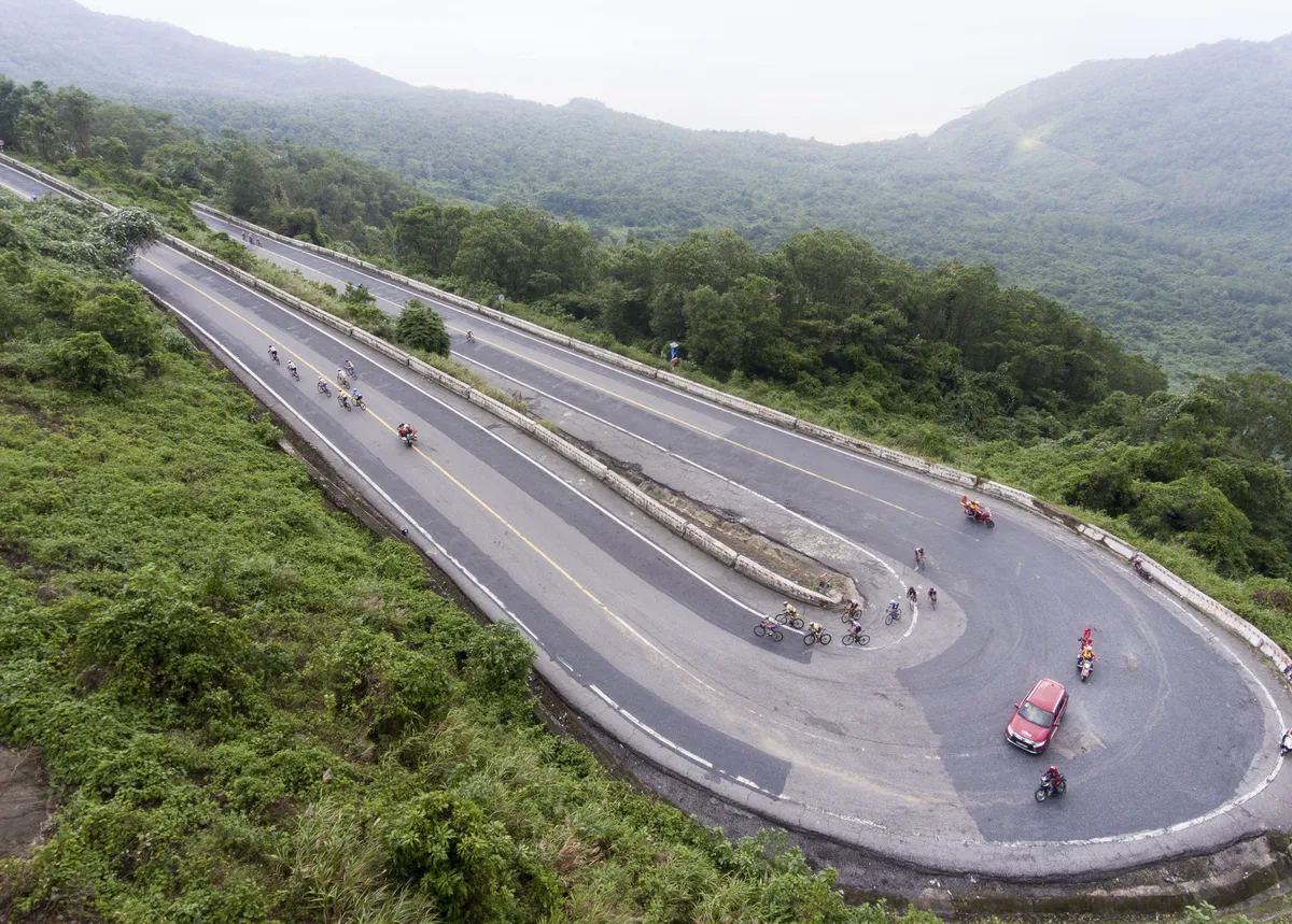 ẢNH: Những khoảnh khắc ấn tượng chặng 6 Giải xe đạp VTV C&uacute;p T&ocirc;n Hoa Sen 2020 - Ảnh 3.