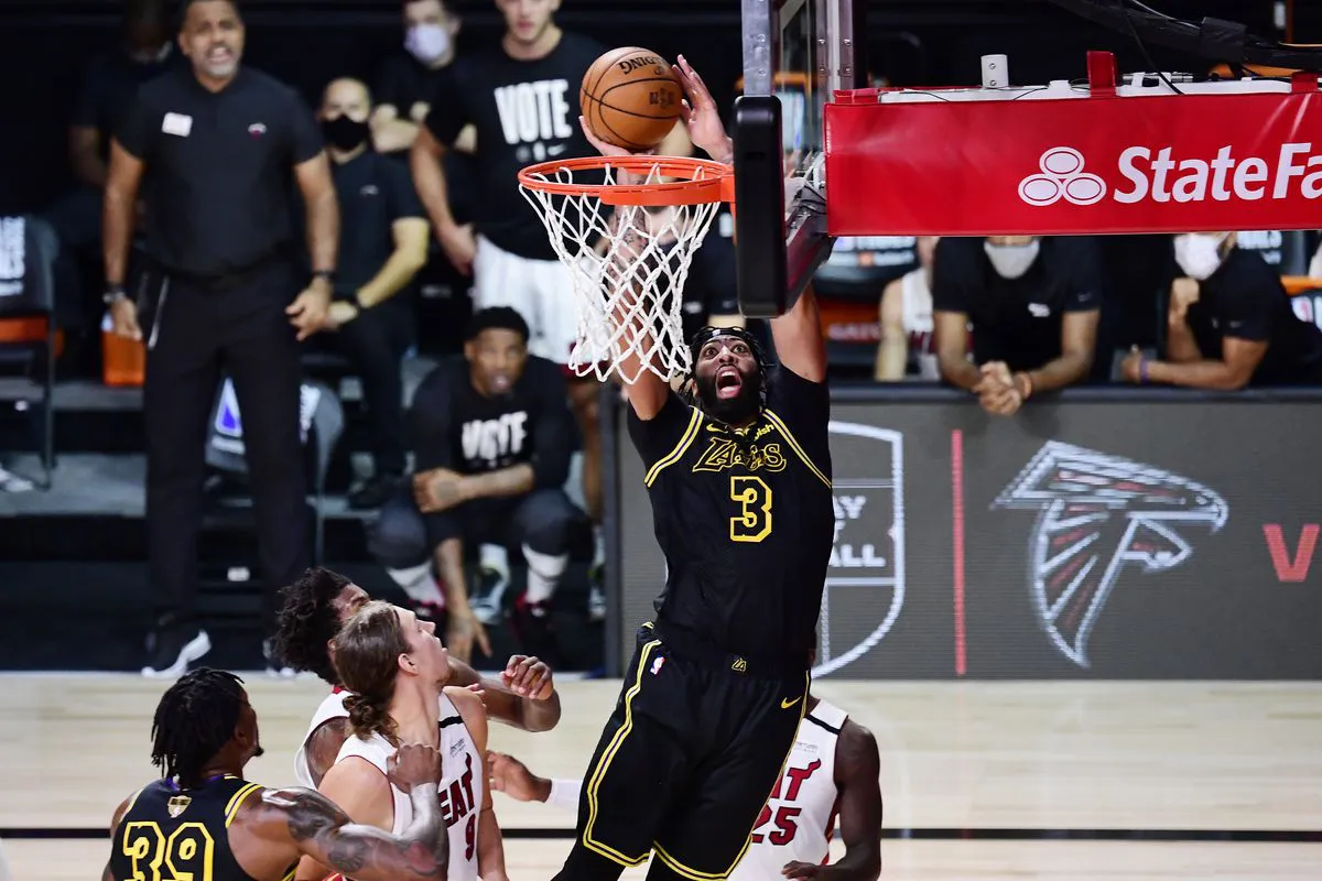 NBA Finals 2020 - game 2: Chiến thắng dễ dàng cho Los Angeles Lakers - Ảnh 2. NBA Finals 2020 - game 2: Chiến thắng dễ dàng cho Los Angeles Lakers - Ảnh 2.