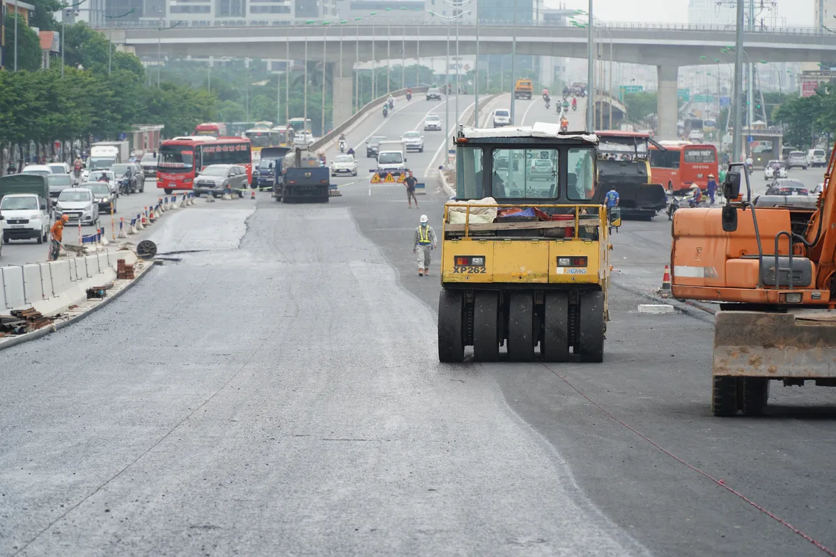 Thông xe cầu cạn Mai Dịch - Nam Thăng Long vào đúng dịp kỷ niệm Giải phóng Thủ đô - Ảnh 1.