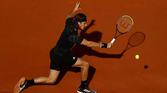 Stefanos Tsitsipas dễ dàng vào bán kết Pháp mở rộng 2020, chạm trán Djokovic - Ảnh 2. Stefanos Tsitsipas dễ dàng vào bán kết Pháp mở rộng 2020, chạm trán Djokovic - Ảnh 2.