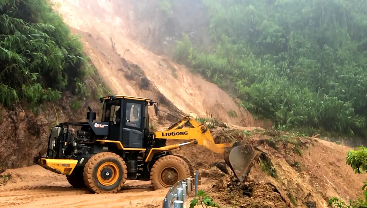 TT-Huế: Hai người mất tích và bị thương, gần 1.000 ngôi nhà bị ngập do mưa lũ - Ảnh 1.