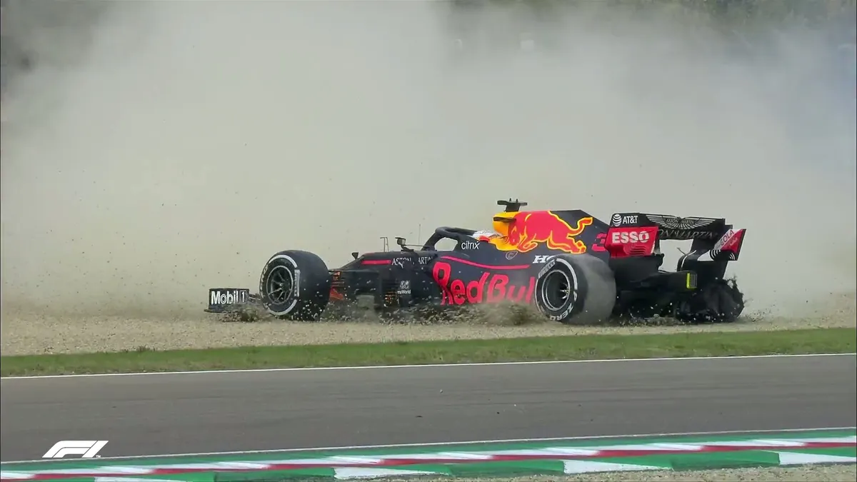 Đua xe F1: Lewis Hamilton giành chiến thắng tại GP Emilia Romagna - Ảnh 2. Đua xe F1: Lewis Hamilton giành chiến thắng tại GP Emilia Romagna - Ảnh 2.