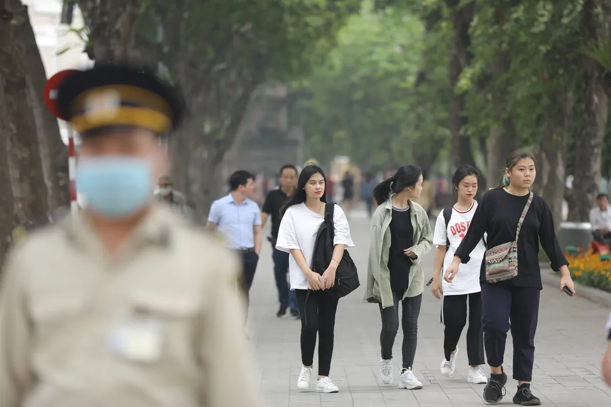 Cần nâng cao ý thức tự giác, đẩy lùi tâm lý chủ quan trong phòng chống dịch COVID-19 - Ảnh 2.