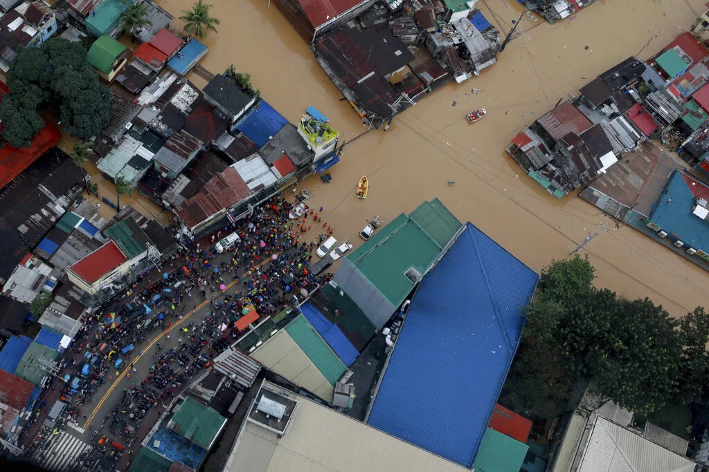 Thêm nhiều người Philippines thiệt mạng do bão Vamco - Ảnh 1.