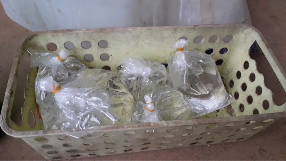 Rượu chứa cồn công nghiệp methanol - bóng ma len lỏi khó nhận biết - Ảnh 1.