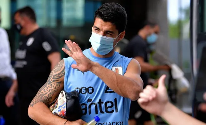 Luis Suarez nhiễm COVID-19, lỡ trận gặp Messi - Ảnh 1. Luis Suarez nhiễm COVID-19, lỡ trận gặp Messi - Ảnh 1.
