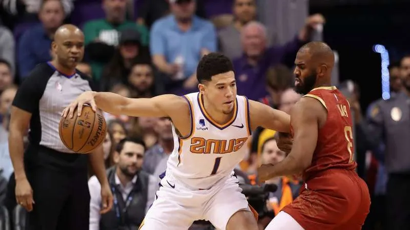 Chris Paul ch&iacute;nh thức chuyển sang thi đấu cho Phoenix Suns - Ảnh 1.