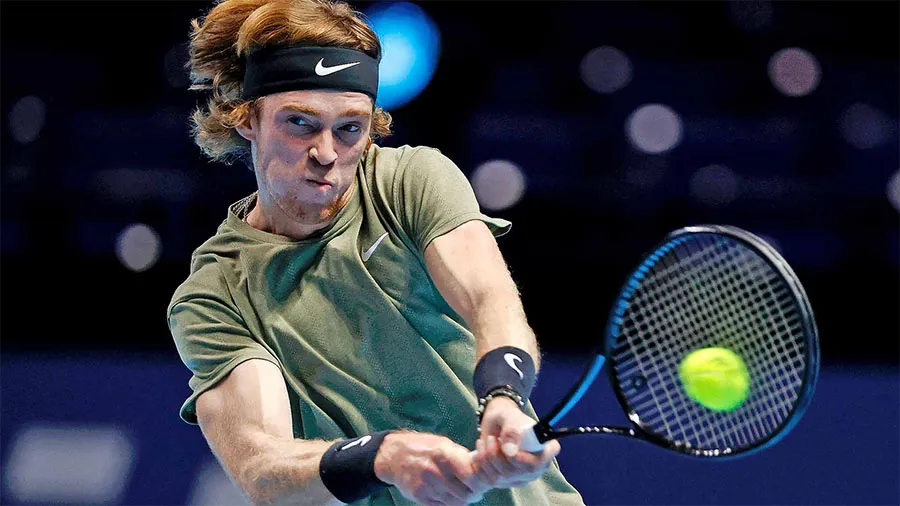 ATP Finals: Gi&agrave;nh chiến thắng trước Rublev, Tsitsipas tiếp tục nu&ocirc;i hy vọng - Ảnh 2.