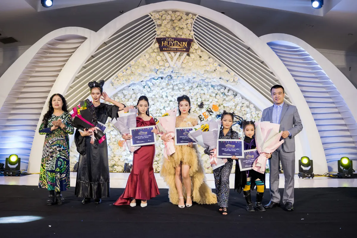 Phát động quỹ ủng hộ miền Trung sau Đêm Huyền Bí Fashion show - Ảnh 3.