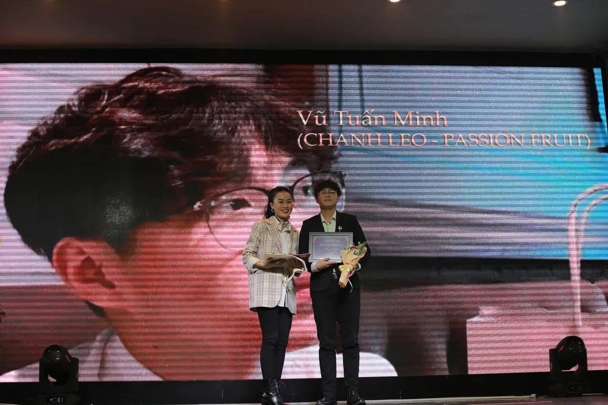 H&agrave;o hứng đ&ecirc;m hội trao giải cuộc thi l&agrave;m phim d&agrave;nh cho học sinh Red Carpet - Ảnh 3.