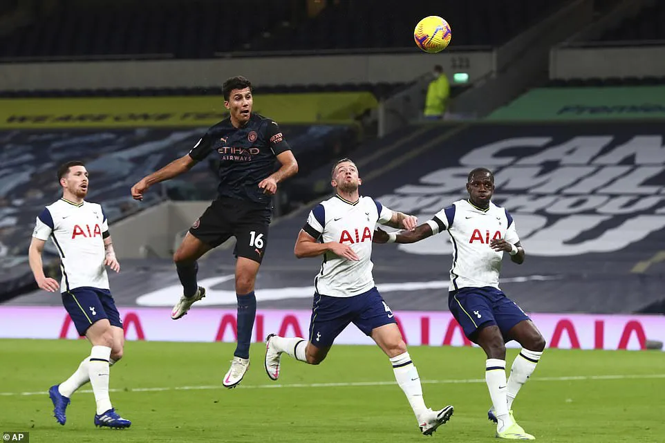 Tottenham 2-0 Manchester City: Son Heung-min ghi bàn, Gà Trống hạ gục Man City - Ảnh 2. Tottenham 2-0 Manchester City: Son Heung-min ghi bàn, Gà Trống hạ gục Man City - Ảnh 2.