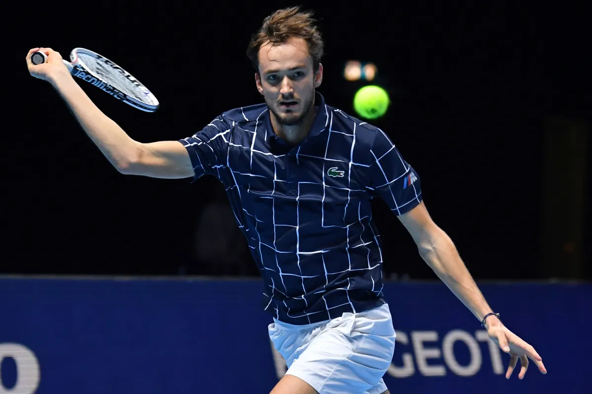 Vượt qua Thiem, Daniil Medvedev v&ocirc; địch ATP Finals 2020 - Ảnh 1.