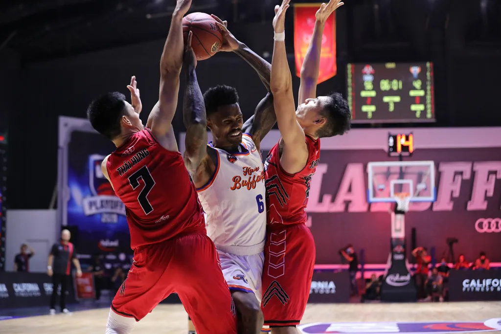 VBA 2020 Playoffs - game 2: Chiến thắng nhọc nhằn của Thang Long Warriors - Ảnh 2. VBA 2020 Playoffs - game 2: Chiến thắng nhọc nhằn của Thang Long Warriors - Ảnh 2.