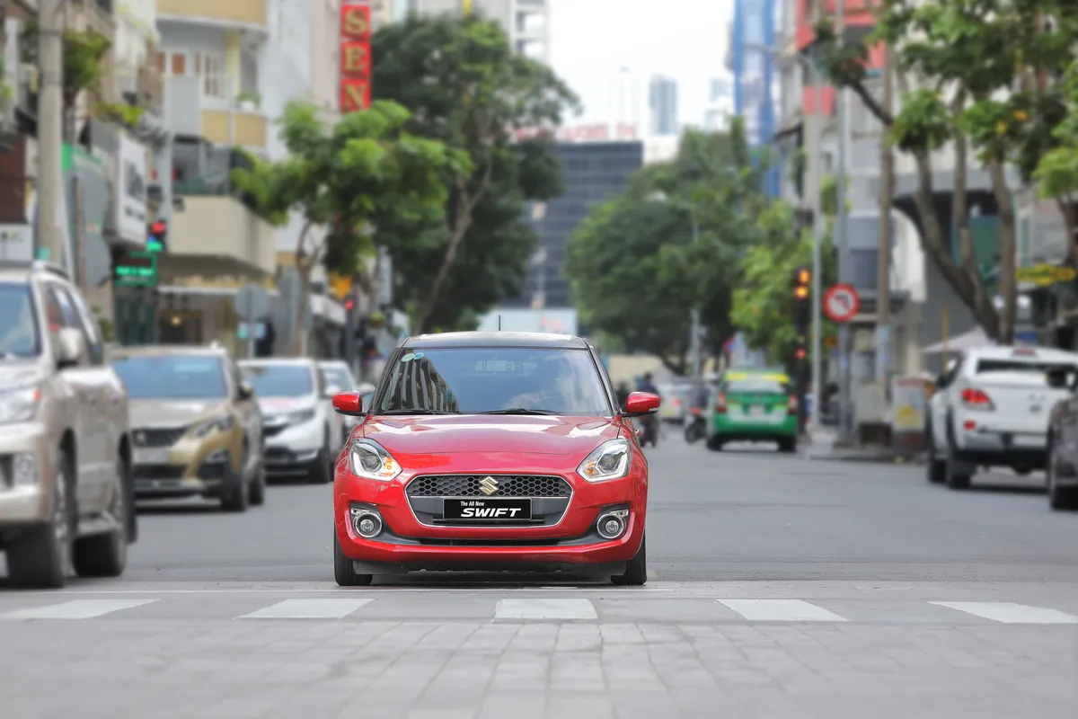 Suzuki Swift – Hatchback thời trang mang thiết kế châu Âu - Ảnh 3. Suzuki Swift – Hatchback thời trang mang thiết kế châu Âu - Ảnh 3.