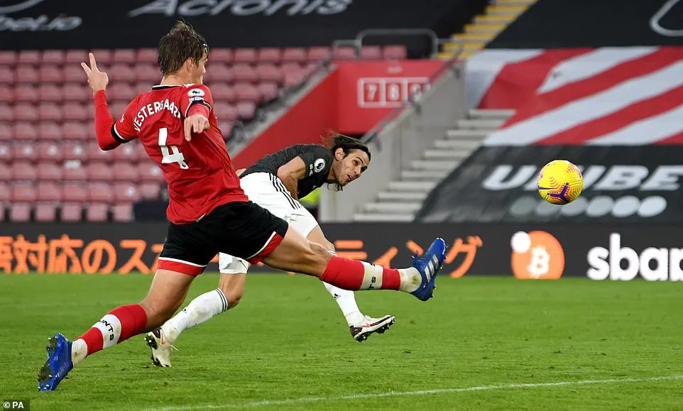 Southampton 2-3 Man Utd: Cavani lập cú đúp giúp M.U ngược dòng kịch tính - Ảnh 2. Southampton 2-3 Man Utd: Cavani lập cú đúp giúp M.U ngược dòng kịch tính - Ảnh 2.