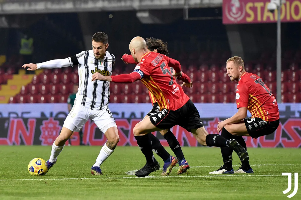 Benevento 1-1 Juventus: Chia điểm thất vọng trong ngày không Ronaldo - Ảnh 1. Benevento 1-1 Juventus: Chia điểm thất vọng trong ngày không Ronaldo - Ảnh 1.