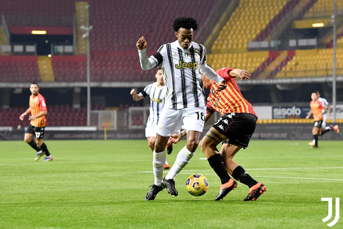 Benevento 1-1 Juventus: Chia điểm thất vọng trong ngày không Ronaldo - Ảnh 2. Benevento 1-1 Juventus: Chia điểm thất vọng trong ngày không Ronaldo - Ảnh 2.