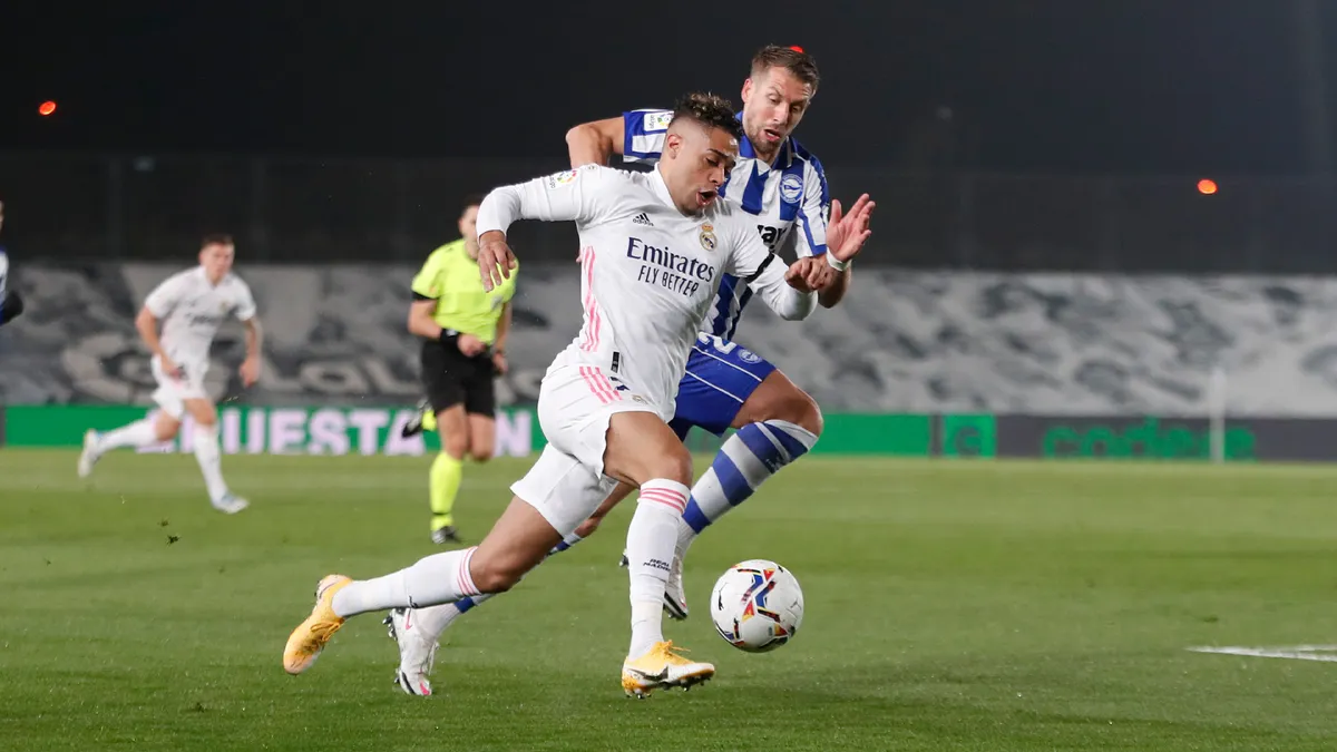 Real Madrid 1-2 Deportivo Alaves: Nối dài mạch trận thất vọng! - Ảnh 1. Real Madrid 1-2 Deportivo Alaves: Nối dài mạch trận thất vọng! - Ảnh 1.