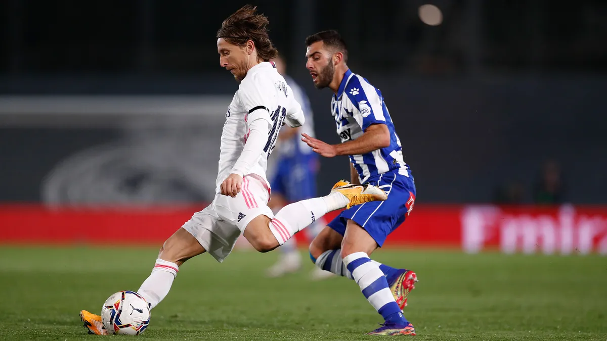 Real Madrid 1-2 Deportivo Alaves: Nối dài mạch trận thất vọng! - Ảnh 2. Real Madrid 1-2 Deportivo Alaves: Nối dài mạch trận thất vọng! - Ảnh 2.
