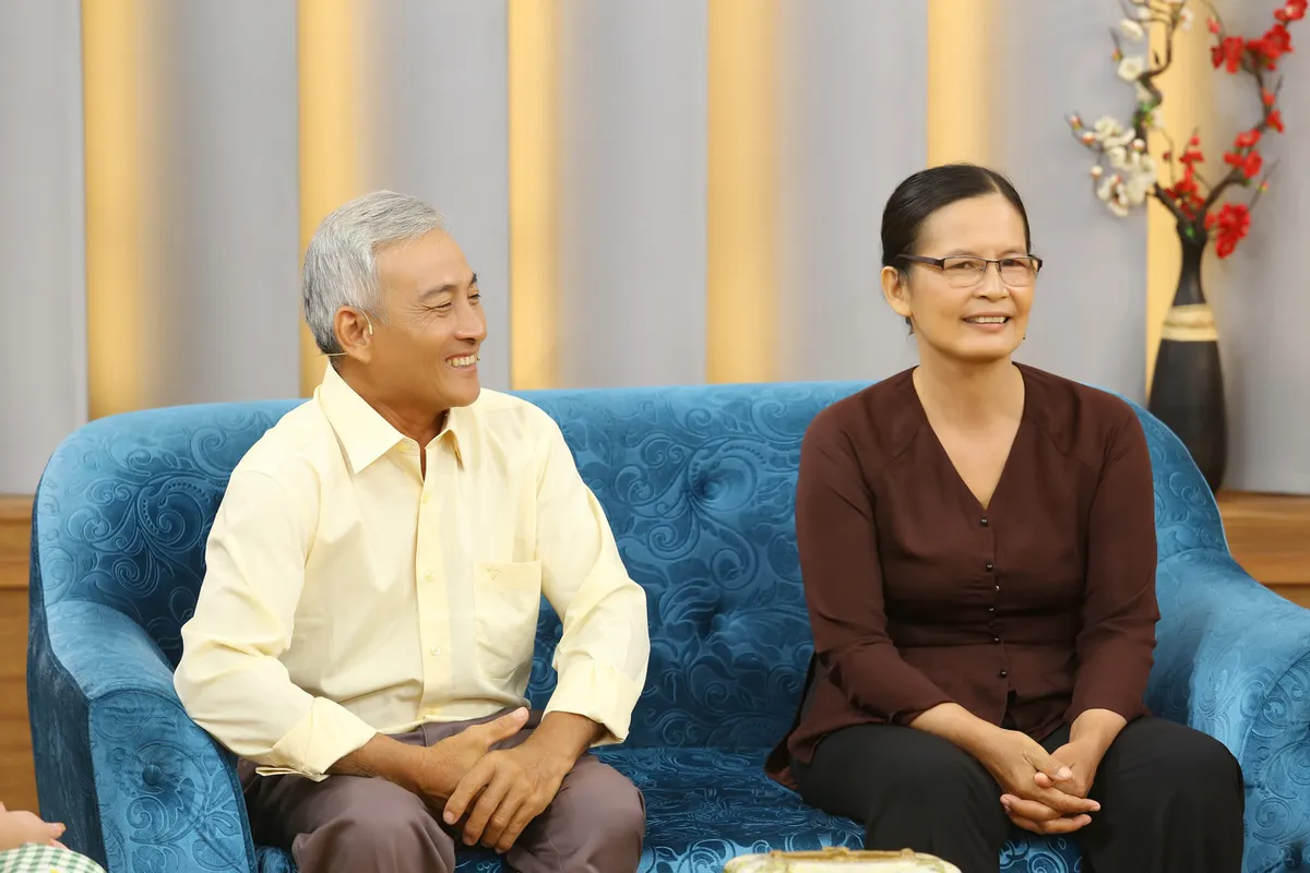 Ốc Thanh V&acirc;n x&uacute;c động với đ&ocirc;i vợ chồng gi&agrave; &ldquo;kỳ lạ&rdquo;, b&aacute;n đất cưu mang người neo đơn, sống cuộc đời vĩ đại - Ảnh 1.