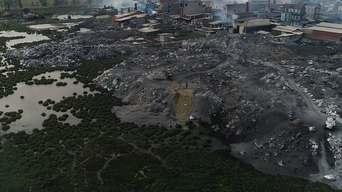 Người g&acirc;y &ocirc; nhiễm phải trả tiền - Khi quy định chỉ nằm tr&ecirc;n giấy! - Ảnh 3.