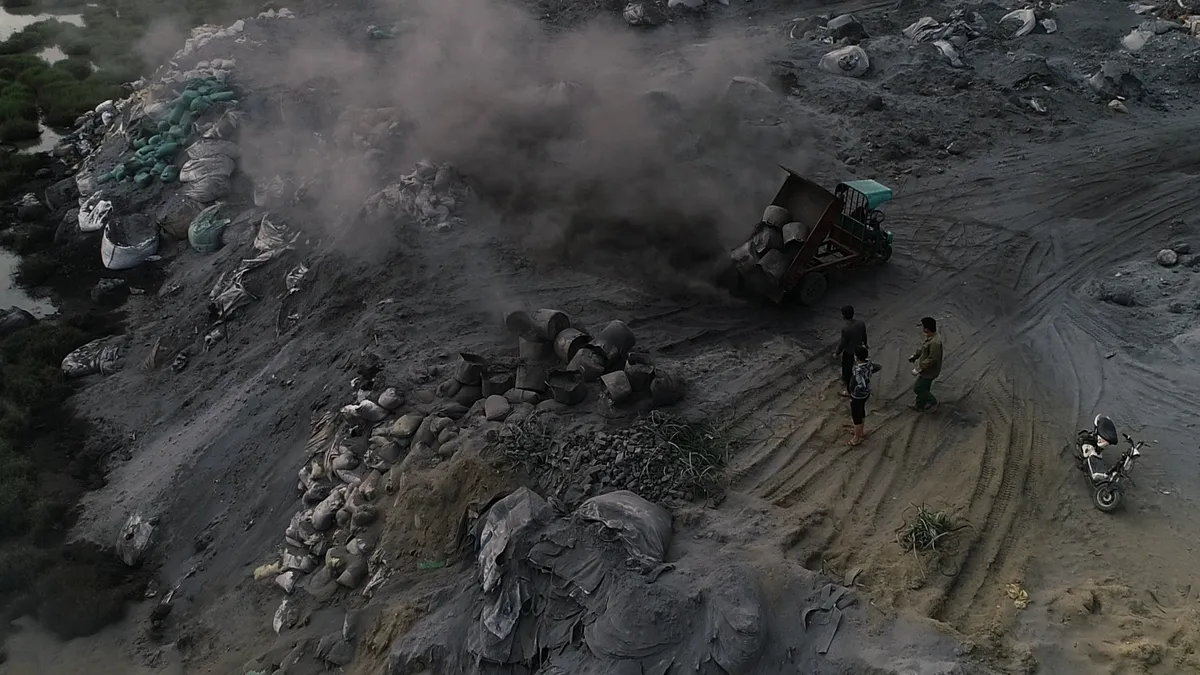 Người g&acirc;y &ocirc; nhiễm phải trả tiền - Khi quy định chỉ nằm tr&ecirc;n giấy! - Ảnh 2.