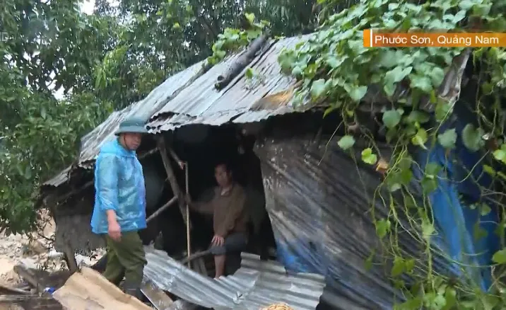 Người dân vùng cô lập Phước Sơn: Bao năm dành dụm giờ vợ chồng trắng tay luôn - Ảnh 3.