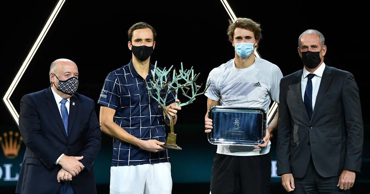 Daniil Medvedev vô địch giải quần vợt Paris Masters 2020 - Ảnh 2. Daniil Medvedev vô địch giải quần vợt Paris Masters 2020 - Ảnh 2.