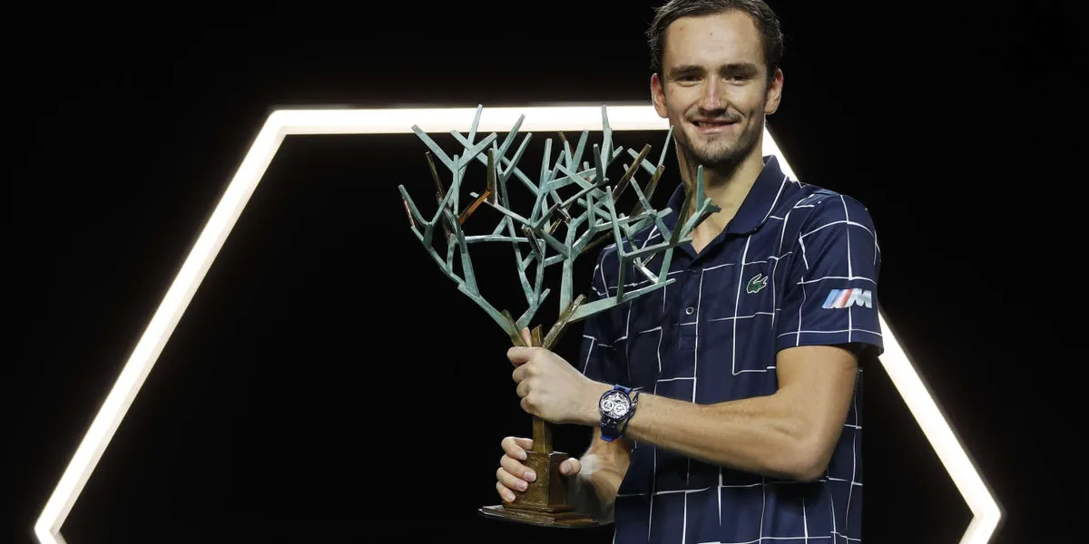 Bảng xếp hạng ATP: Roger Federer bật khỏi top 4 - Ảnh 1. Bảng xếp hạng ATP: Roger Federer bật khỏi top 4 - Ảnh 1.