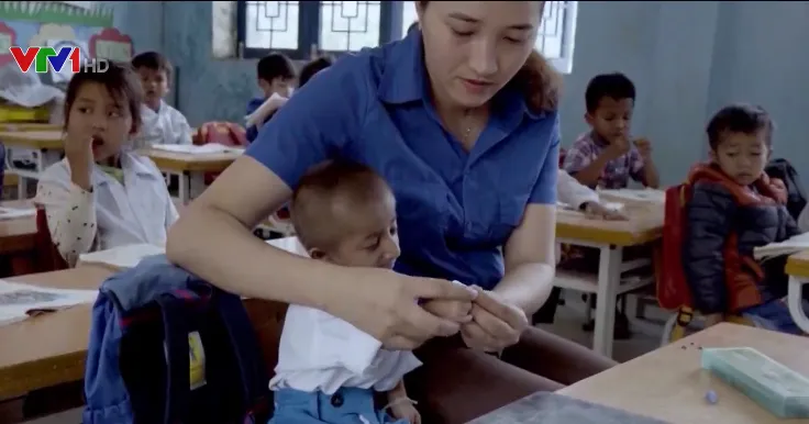 Những hình ảnh không thể quên về KRể: Cậu bé tí hon với nụ cười luôn nở trên môi - Ảnh 2.