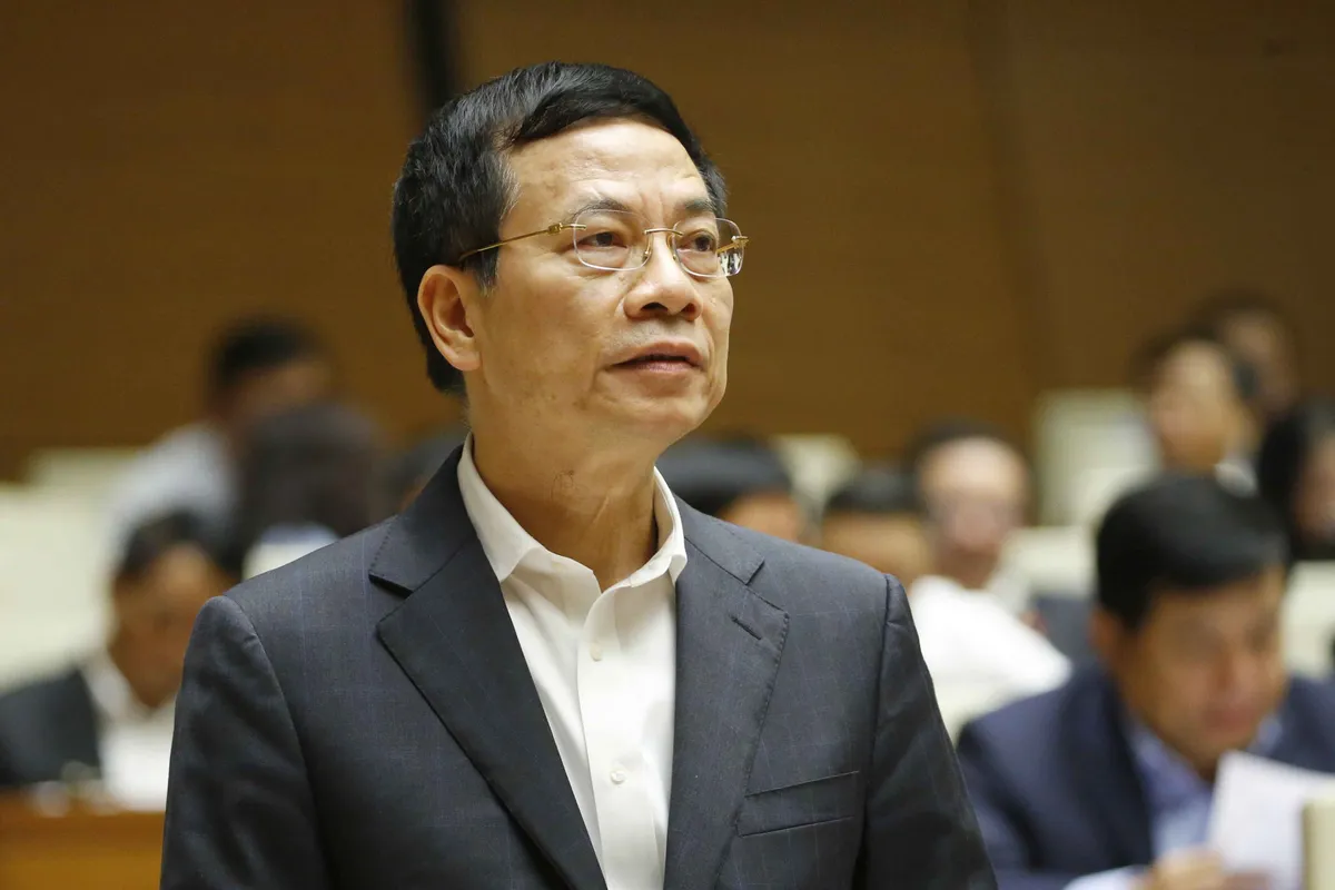 Bộ trưởng Nguyễn Mạnh Hùng: Nhà dịch vụ phải hướng dẫn trẻ em sử dụng MXH an toàn - Ảnh 1.